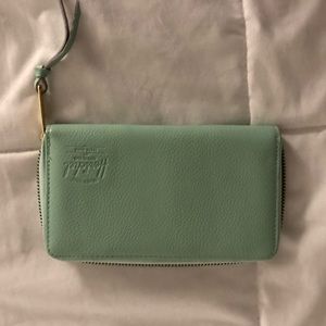 Herschel wallet